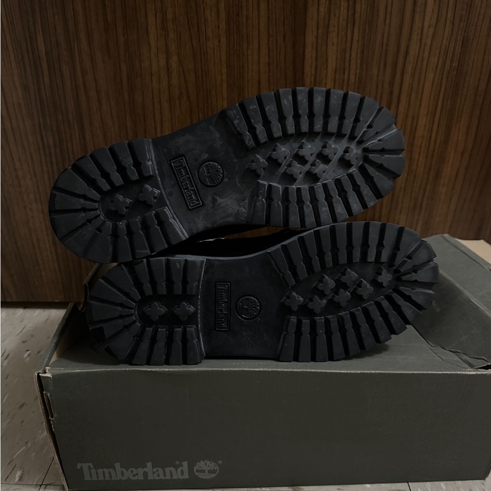 Timberland boots black. Size 5.5 junior. - Picture 3 of 3